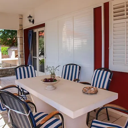 Apartment Elena 4233 Postira